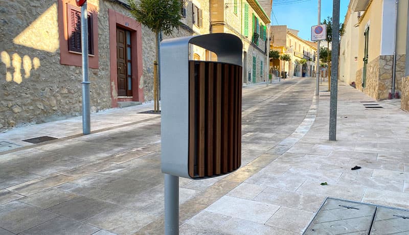 Diseño, calidad y funcionalidad para las nuevas papeleras instaladas en las calles de Calvia