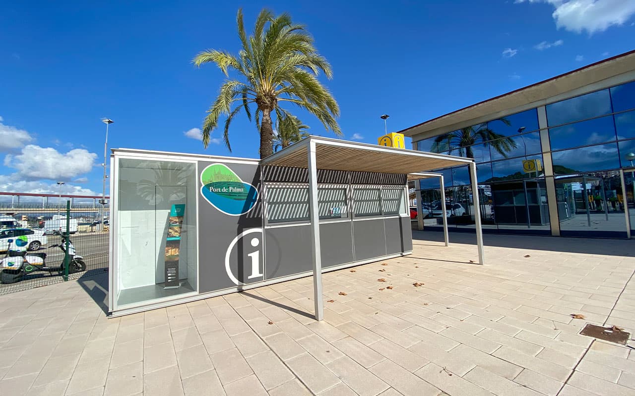Kiosko que proporciona información turística sobre la ciudad de Palma de Mallorca