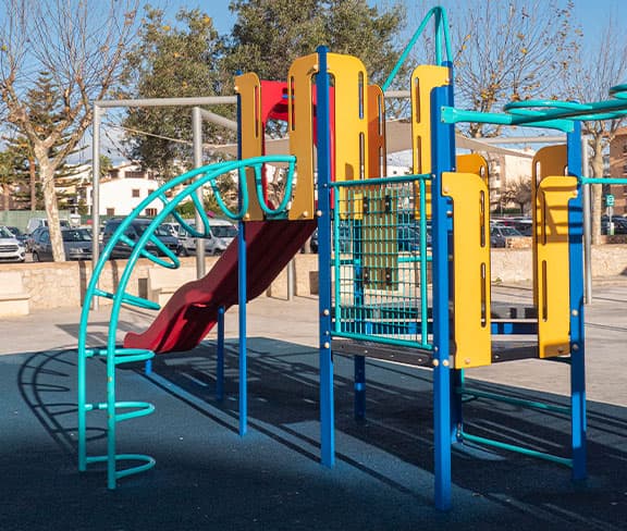 Nuevo parque infantil localizado en la Calle Mallorca del municipio de Son Servera